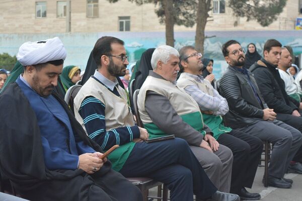حضور خادمان رضوی در مدرسه قدر بهارستان‌دو
