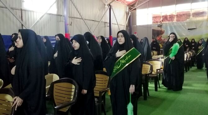 پیش‌اجلاسیه نماز دانش‌آموزی در دبیرستان روشنگر ناحیه چهار قم