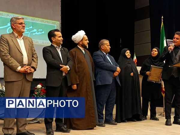  رونمایی از چهار کتاب در شب شعر خلیل‌آباد