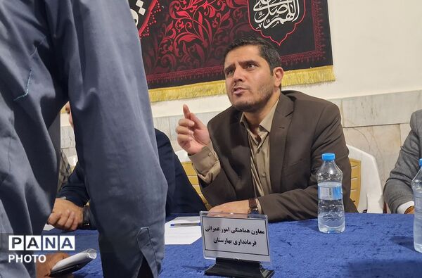 ملاقات مردمی بهارستان با جمعی از مسئولین شهرستان