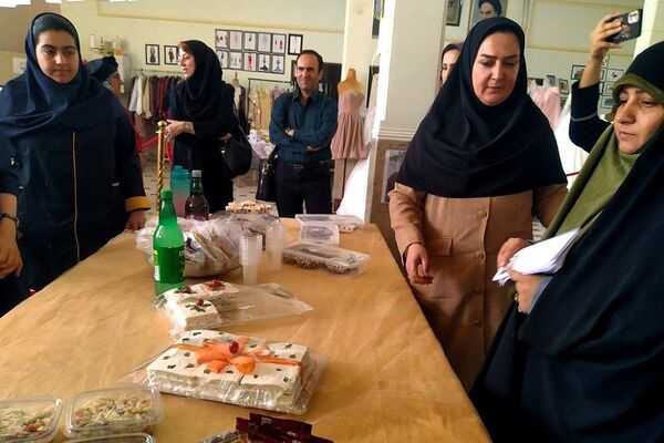برگزاری جشنواره هفته مشاغل در هنرستان کوثر قیامدشت ری یک