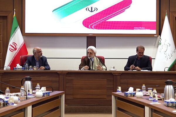 در برابر دشمن نباید کوتاه آمد/ اتحادیه‌ها، صنوف و مردم برای عزت و پیشرفت کشور تلاش جهادگونه دارند