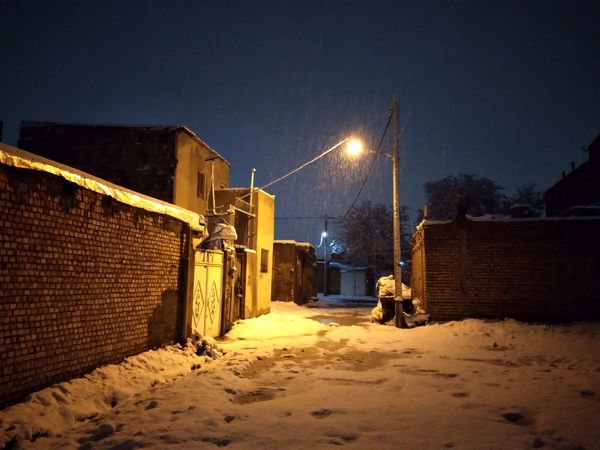 شبی برفی در نیشابور 
