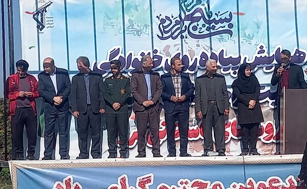همایش پیاده‌روی در روستای کروا قائمشهر