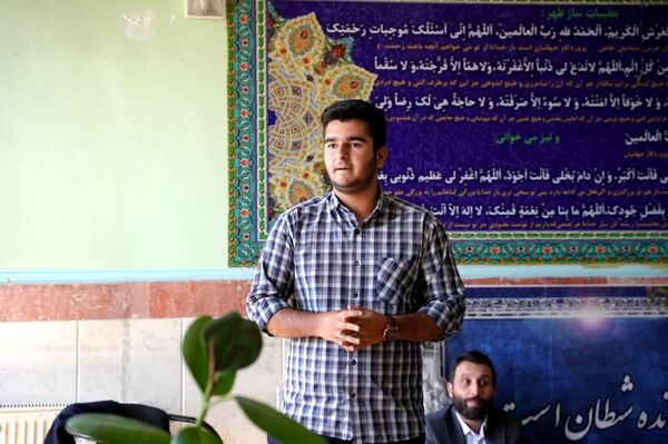 دیدار صمیمی امام جمعه فردیس با معلمان و دانش‌آموزان دبیرستان کاشانی‌پور