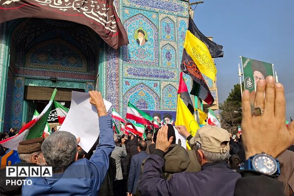 بیعت مردم قرچک با سومین رهبر نظام مقدس جمهوری اسلامی ایران