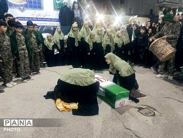 سفره افطاری خیابانی و تجمع منتقمین رهبر شهید در روستای ریحان‌آباد گلوگاه