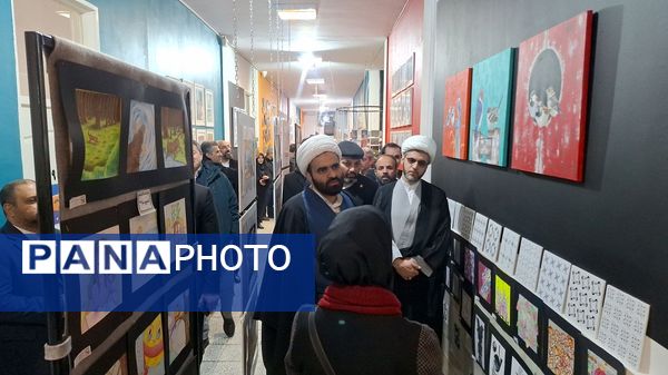 نواختن زنگ انقلاب در هنرستان 17 شهریور ناحیه یک کرج