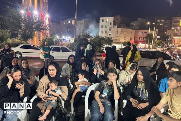 شور غدیر در میدان امام خامنه‌ای؛ اجتماع شبانه مردم شهرستان قدس جلوه‌ای از عشق به ولایت