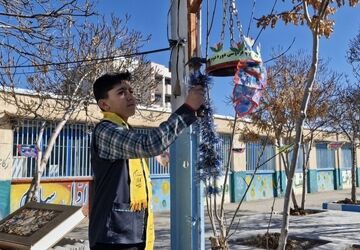 نواختن زنگ انقلاب در دبستان فردوسی بروجن