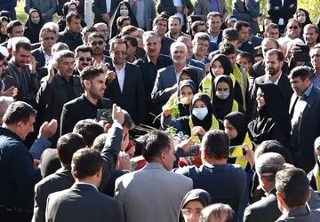 وداع با پیکر مرحوم فریدون داوری در آموزش وپرورش کهگیلیویه و بویراحمد
