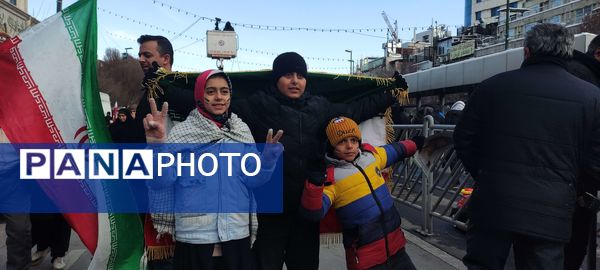 مردم مشهد بار دیگر میهن دوستی خود را به عالمیان نشان دادند