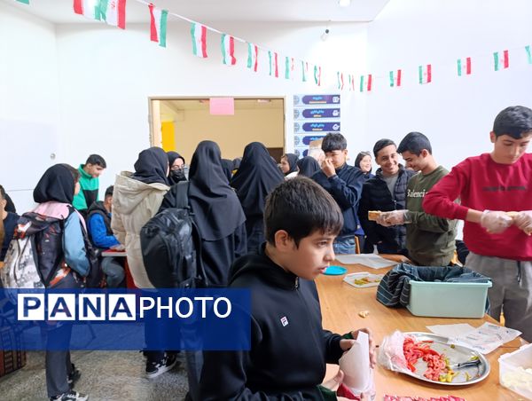 برپایی بازارچه کار و فناوری دبیرستان غیر دولتی شایستگان آشخانه 