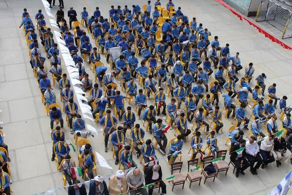 جشن عاطفه‌ها جشن همدلی دانش آموزان با دیگر کودکان نیازمند
