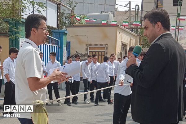 رقابت پرهیجان طناب‌کشی در بهارستان دو