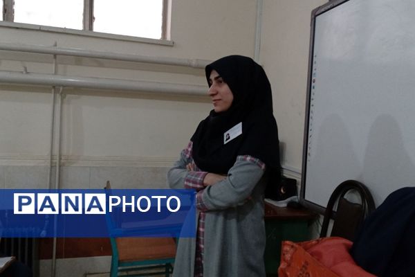 برگزاری امتحانات نوبت اول در دبیرستان دخترانه نرجس باقرشهر 