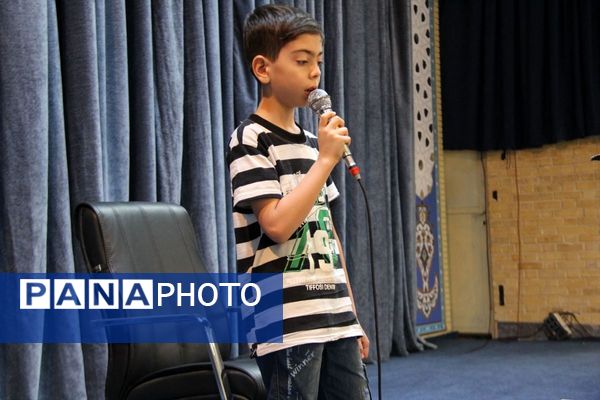 حضور پرشور فرهنگیان و دانش آموزان در نماز جمعه صفادشت ملارد 