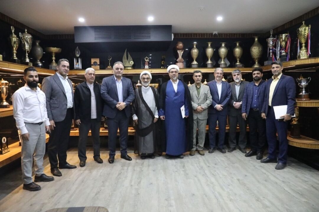 بازدید دبیر شورای عالی انقلاب فرهنگی از فدراسیون‌های بسکتبال و وزنه‌برداری
