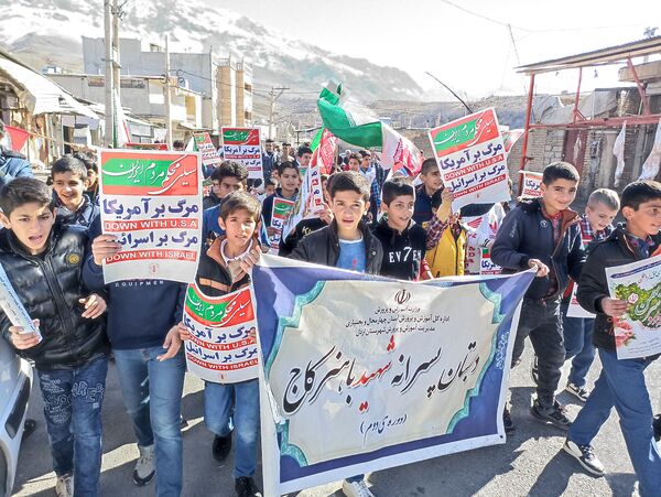 حضور پرشکوه مردم حماسه ساز بن در راهپپیمایی ۲۲ بهمن