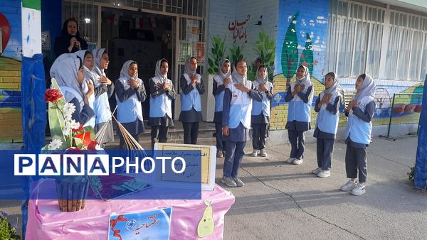 آیین افتتاحیه سفیران سلامت دبستان توحید کاشمر