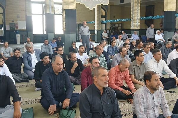 حضور پرشور فرهنگیان و برپایی غرفه های ستاد امر به معروف و نهی از منکر آموزش و پرورش در نمازجمعه 