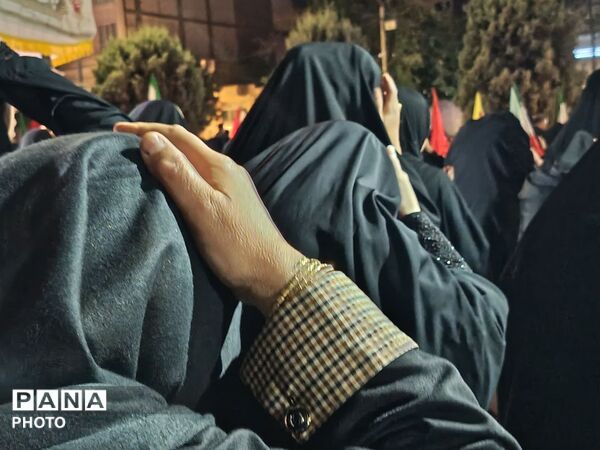 حسینیه امام خامنه ای(ره)به وسعت ایران،در شب صد و بیست و هفتم