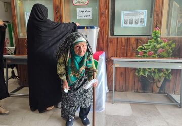انتخابات ریاست جمهوری در دبستان سروقد ناحیه یک مشهد