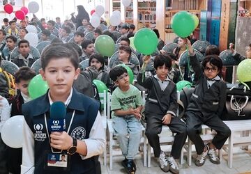 کلاس‌اولی‌ها در سایه یاد شهدا، الفبای دانایی را آغاز کردند