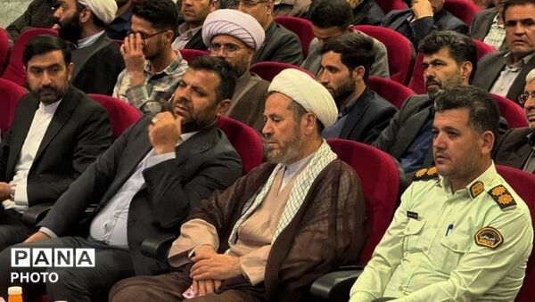 تقدیر از معلمان برتر و بازنشستگان نمونه به مناسبت هفته معلم