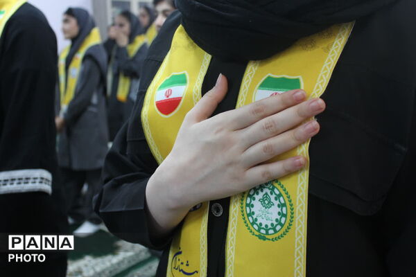 تقدیر از رتبه‌های برتر مسابقات فرهنگی، هنری، قرآنی و ورزشی در دبیرستان حضرت معصومه (س)