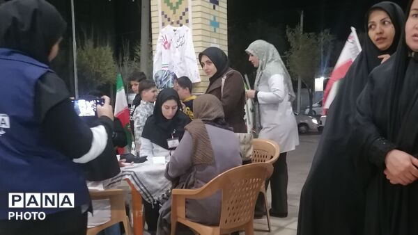 روضة شهدای بروجن صحنه عشق و ارادت به امام رضا(ع) شد