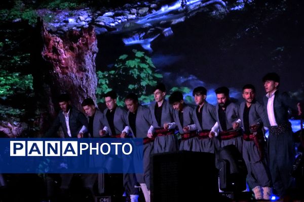 نمایش وحدت اقوام ایرانی در روز دوم جشنواره ملی ورامین