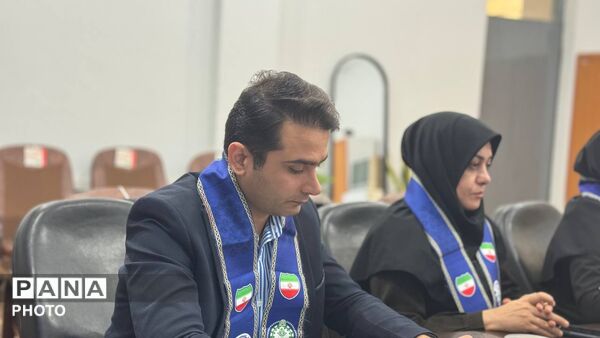 بازدید مدیرکل آموزش و پرورش استان به‌مناسبت سالروز تاسیس سازمان دانش‌آموزی