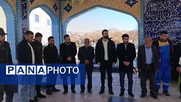 گلباران قبور شهدای شهر سفیددشت به مناسبت دهه فجر