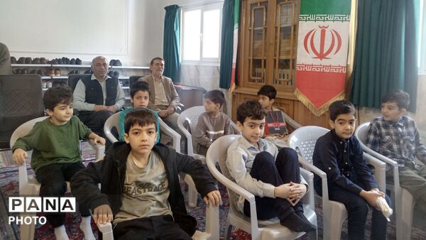 دیدار مسئولان آموزش و پرورش با خانواده شهدا، یادبودی برای بزرگداشت شخصیت‌های والای وطن