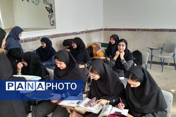 مراسم عزاداری شهادت حضرت فاطمه(س) در دبیرستان پویش دماوند 