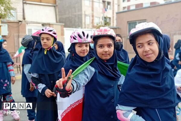 المپیاد ورزشی درون مدرسه ای در مدرسه شهید اسماعیل اسدی شهرستان رباط‌کریم