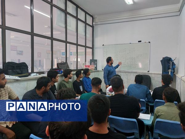 بازدید از مرکز فنی‌وحرفه‌ای حاجی‌آباد
