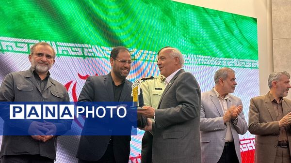 حضور وزیر آموزش و پرورش در بیست‌و‌ششمین جشنواره خیرین مدرسه‌ساز استان مرکزی