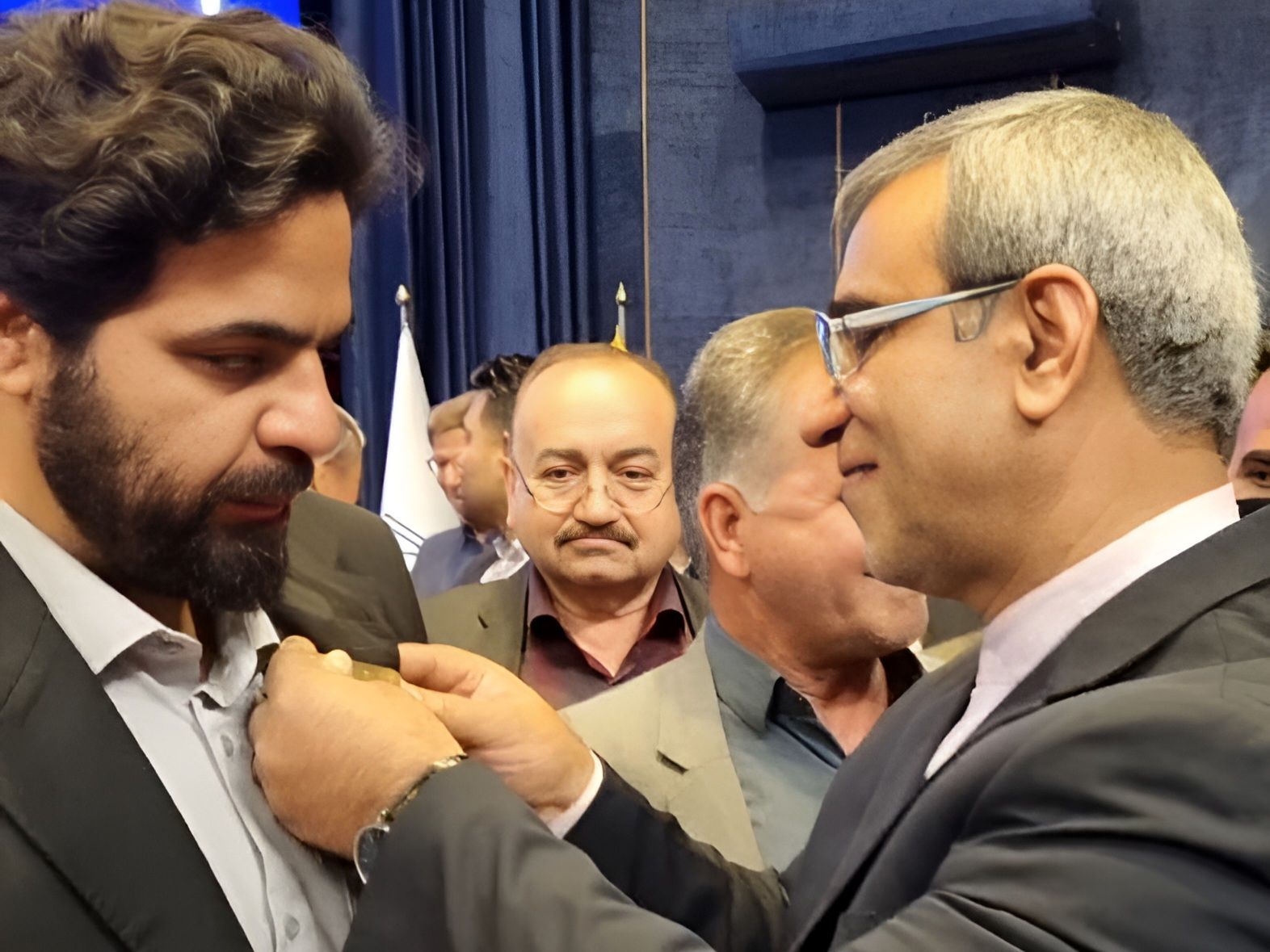 مدال افتخار مدرسه‌سازان ایران به هاشم طلائیان اهدا شد