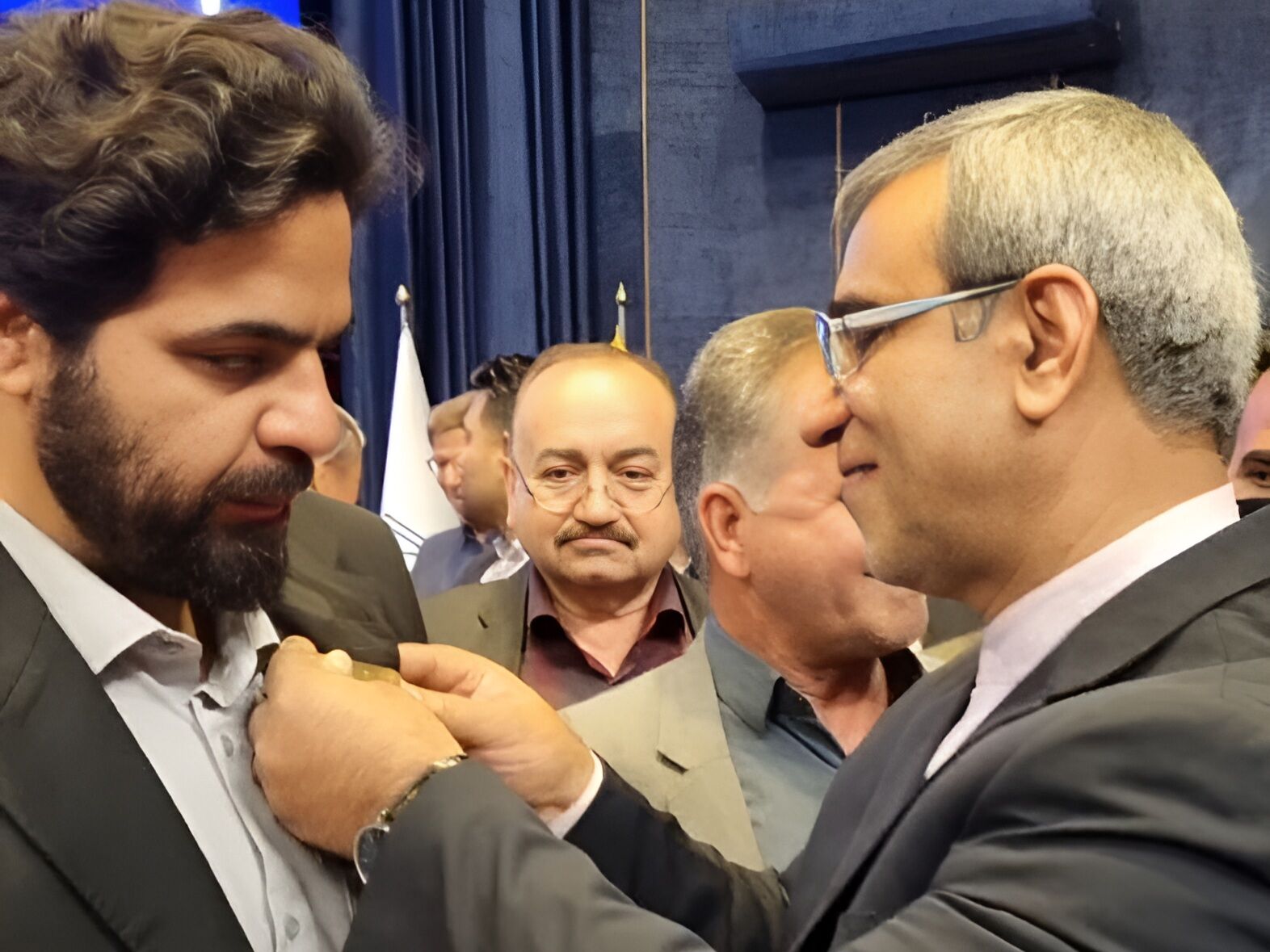 مدال افتخار مدرسه‌سازان ایران به هاشم طلائیان اهدا شد
