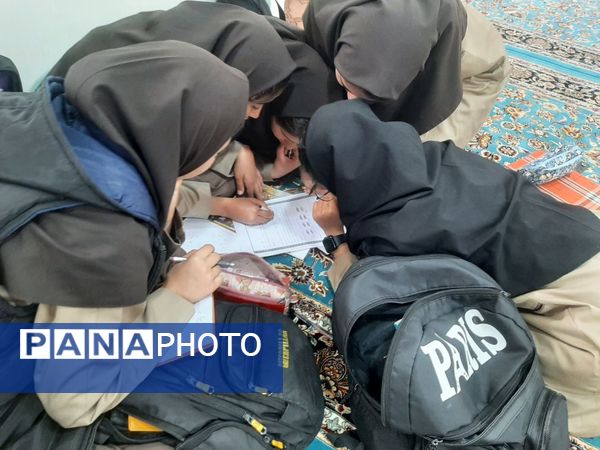 مراسم ویژه دهه ریاضیات در مدرسه شهید محمدی‌پور خلیل‌آباد