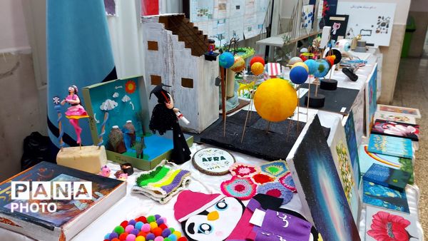 نمایشگاه جابربن‌حیان در دبستان سما ۴