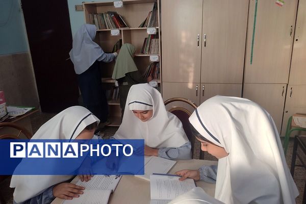 دانش‌آموزان دبستان شهید معظم کارت عضویت گرفتند