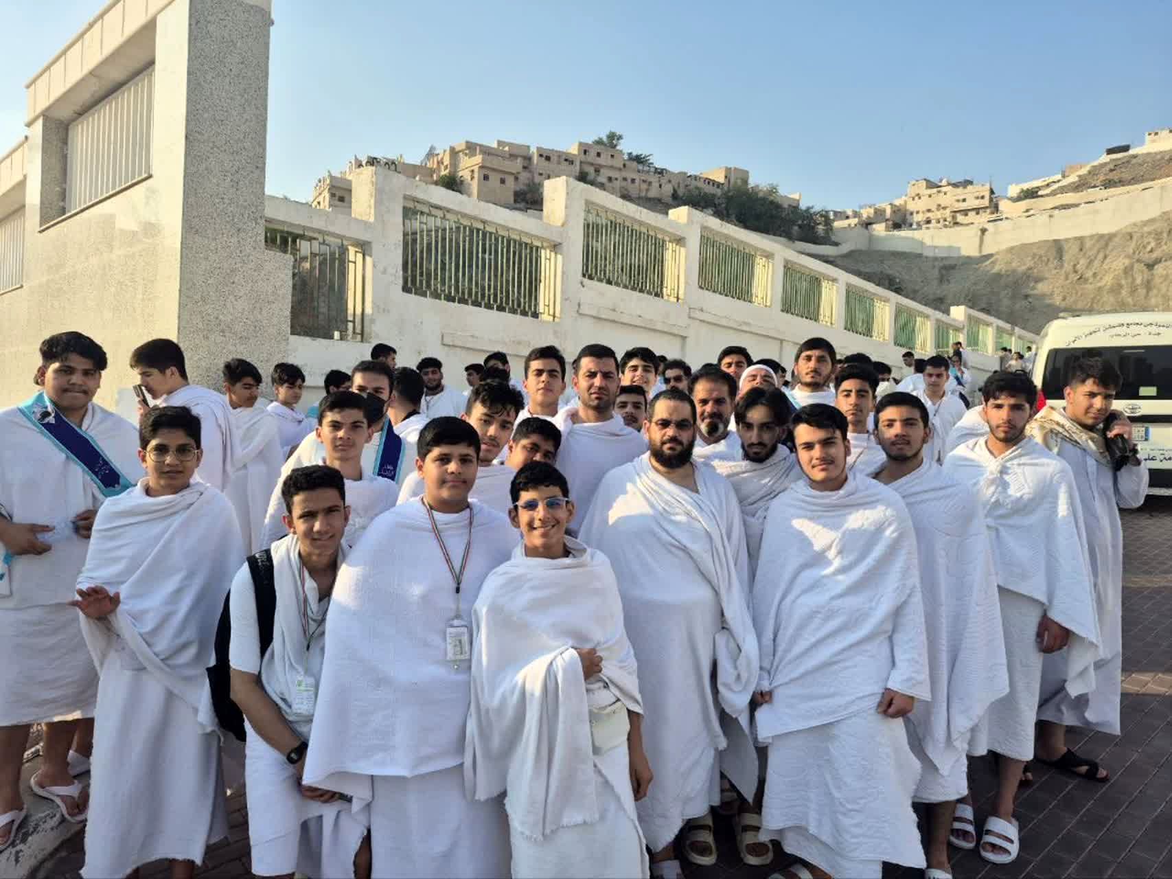 روایت تصویری سفر معنوی دانش‌آموزان عازم حج عمره