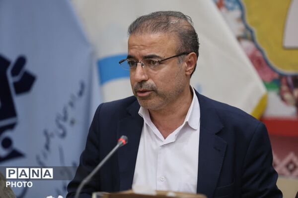 نشست بررسی برگزاری تجمعات مردمی در همدان