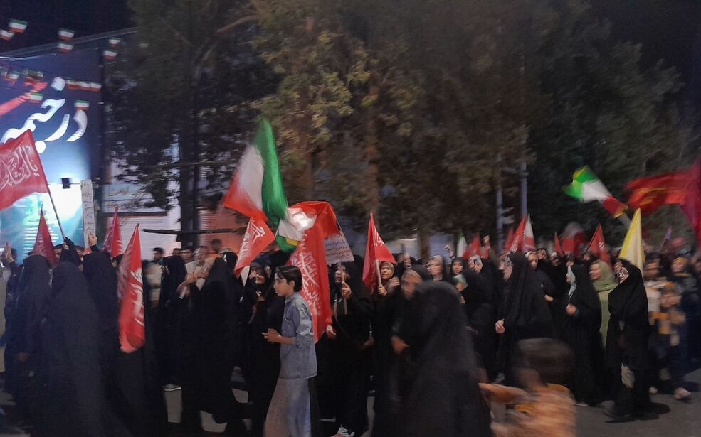 مردمانی که با همبستگی و اقتدار در میدان‌ها هستند نماد اتحاد کشورند 