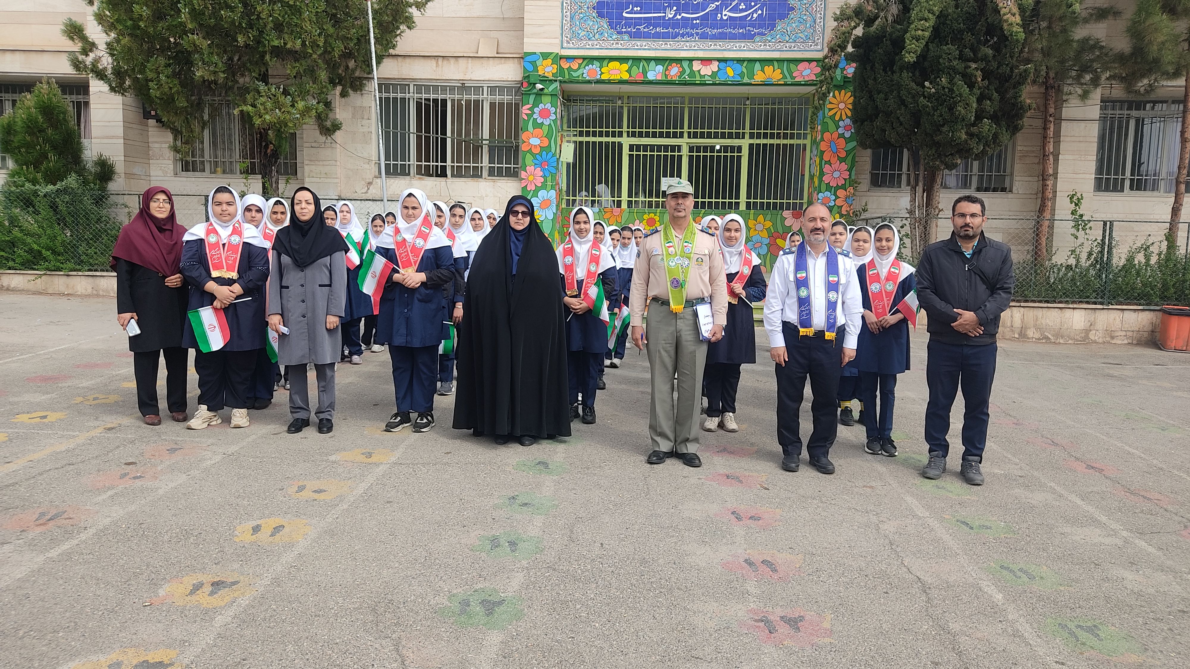 بازدید بازرسان کشوری سازمان دانش‌آموزی از فعالیت‌های آموزشگاهی در محلات