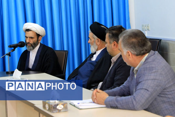 دیدار مدیران آموزش‌ و‌ پرورش خراسان‌جنوبی با نماینده ولی‌فقیه در استان 