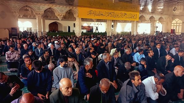 نماز جمعه این هفته شهرستان کاشمر همزمان با روز قدس برگزار شد 